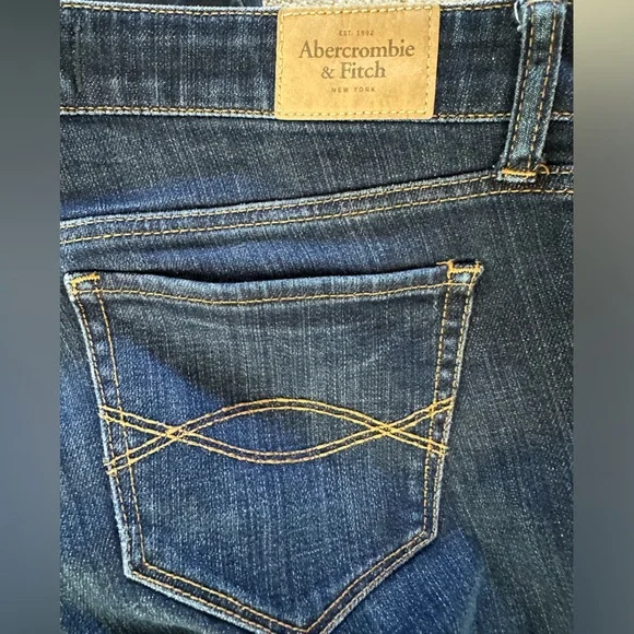 Abercrombie & Fitch Low Rise Bootcut Jeans, 6 Short - Picture 4 of 13